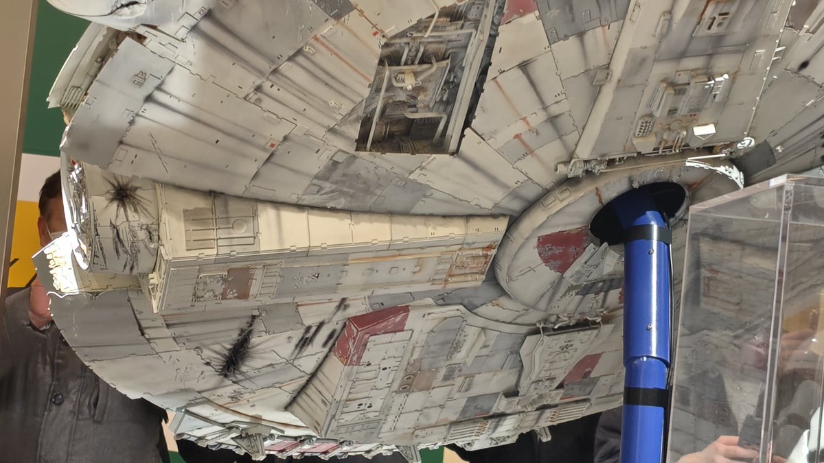 とりあえず10周位はくるくる回りながら、気になる所の写真をパシャパシャと。
警備の人に不審がられないか？と思いましたが、同じようなことをしてる人はもっといるだろと思い。