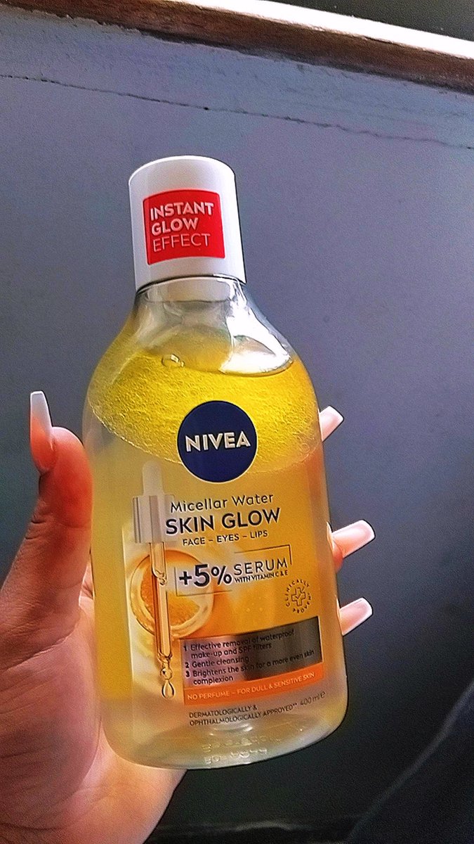Liyanda__'s tweet photo. @_andam01 + Gentle magic face scrub &amp; serum https://t.co/ss6wkuspdm