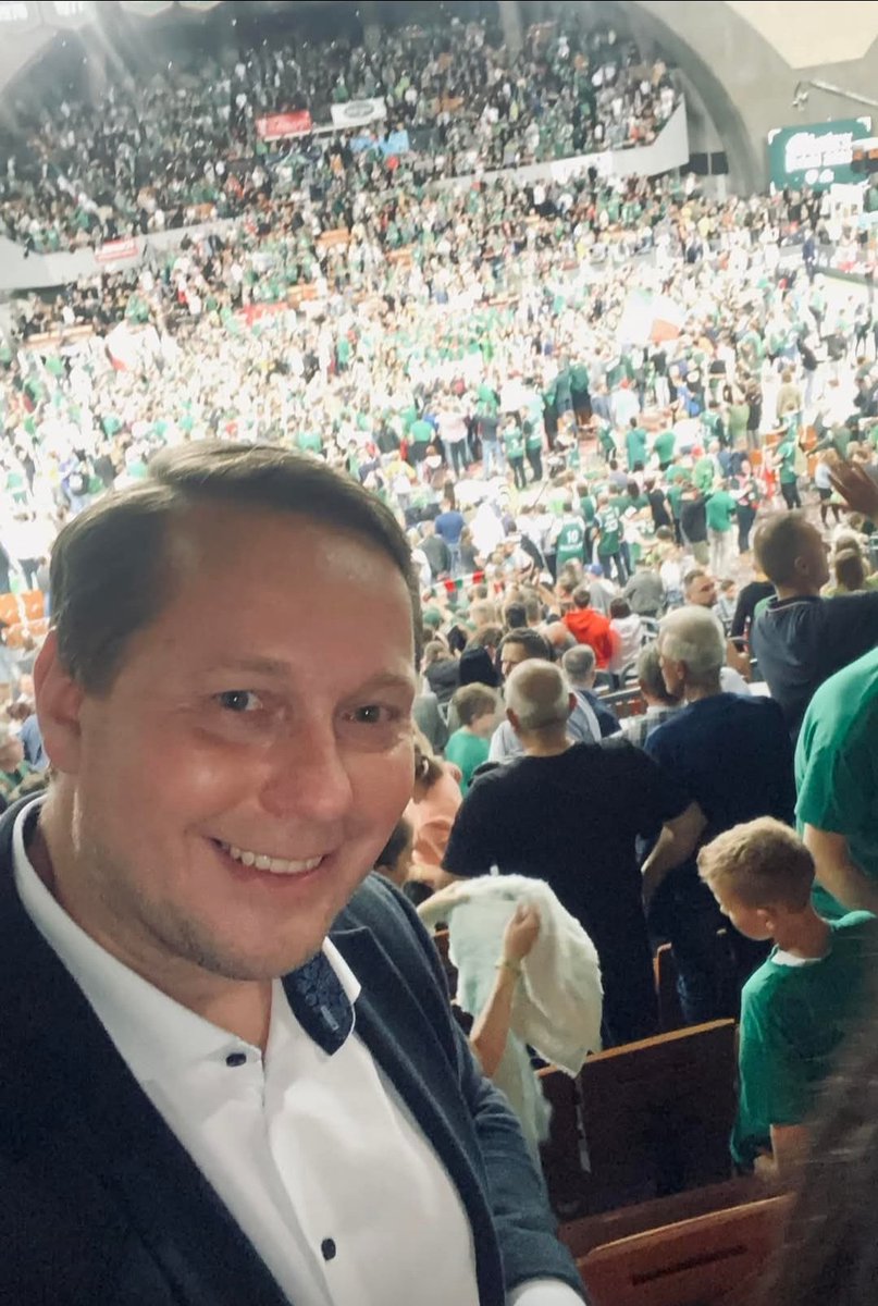 Piotr Uhle tweet media