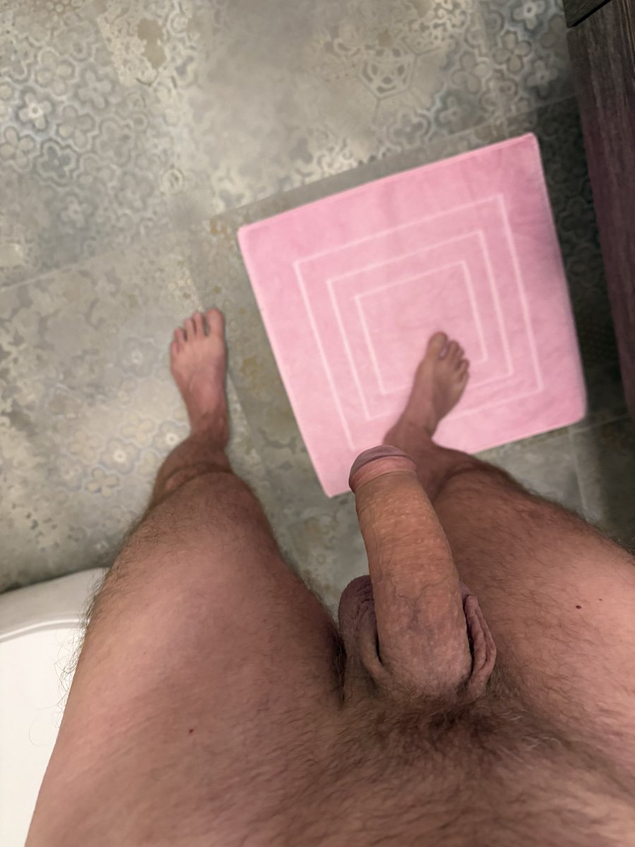 SneaksFFeet1975 tweet media