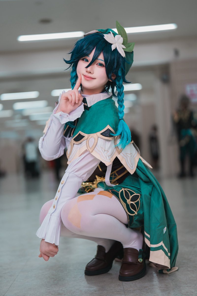 suigyoza112311's tweet photo. ⚠︎︎cosplay

原神/ウェンティ

📸⇒@tmg_buzz 
#GenshinImpact #Venti #アコスタ池袋 https://t.co/nRQAbVvjLF