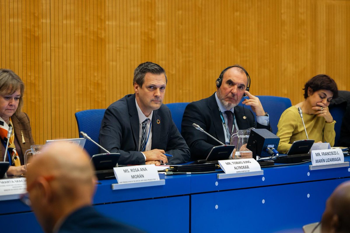 MisionVienaOI's tweet photo. 🇪🇸 En #CND69 España organiza el evento “Young Lives at Risk Global Trends and Institutional Responses to Youth Involvement in Drug Trafficking” con socios internacionales y agencias UE sobre juventud y tráfico de drogas
@PNSDgob @CITCO @fiscal_es @MAECgob @FIAP_ES #COPOLAD #EUACT https://t.co/uOhmRdu5to