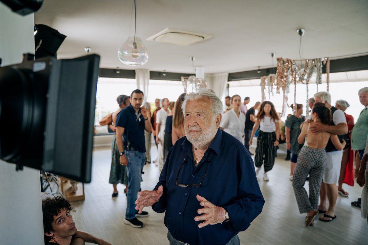 01Distribution tweet media