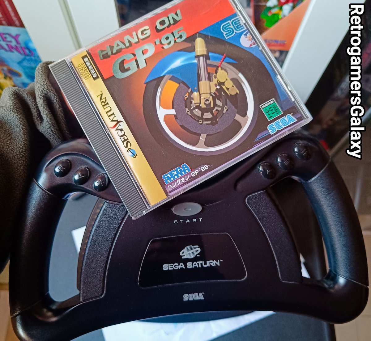 retrogamgalaxy's tweet photo. ¿Cuánto dirías que te gustan los juegos de "motitos" retrogamer? 😎🏍️😊
#retrogaming, #RoadRash, #ManxTT, #MotoRacer, #TTIsleOfMan, #Megadrive, #SegaSaturn, #Playstation https://t.co/gAHvzB3uq7