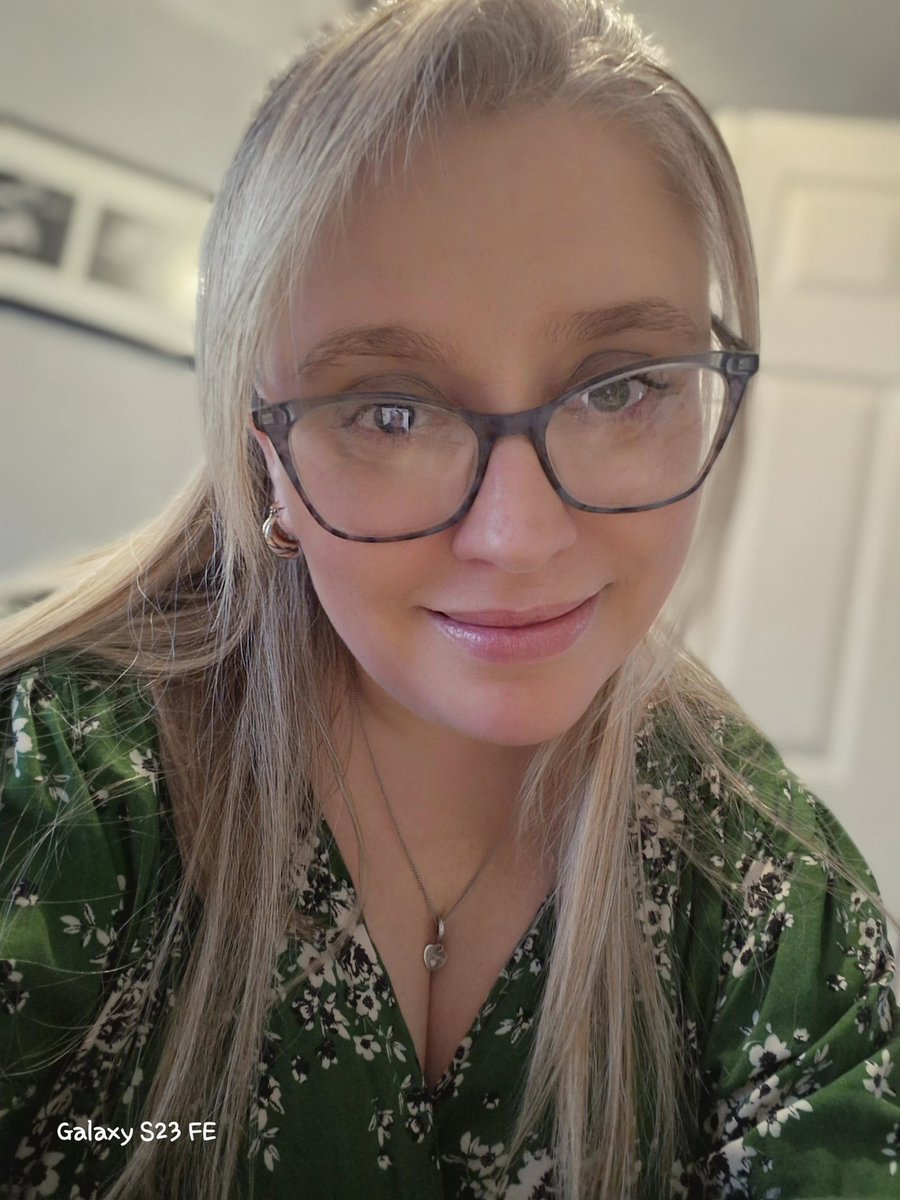 EmmaHomer9's tweet image. Happy Thursday my lovelies 🧡💖

#thursday #happy #feelinggood #lifeisbeautifulifyouletitbe #grateful