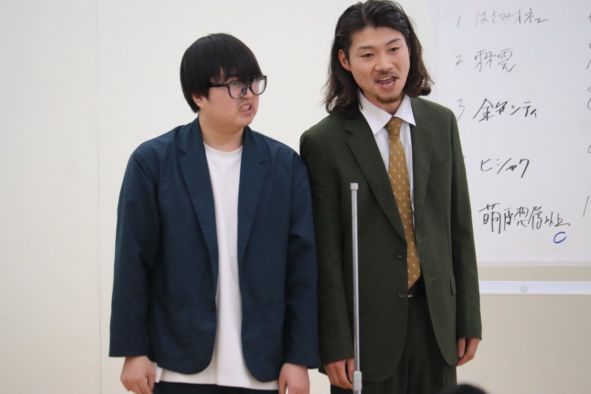 nscosaka's tweet image. 🌟3月特別授業 第ニ弾🌟

放送作家 #遠藤敬 講師

全組に対して、丁寧で熱いアドバイスをいただきました💭
一言一句が学びになる貴重な時間となりました⭐️
本当にありがとうございました❕☺️⭐︎

#NSC
#お笑い