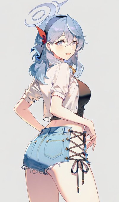 サイドレースアップデニムショートパンツ をブルーアーカイブのアコに着てもらう 横乳ならぬ横尻か…?