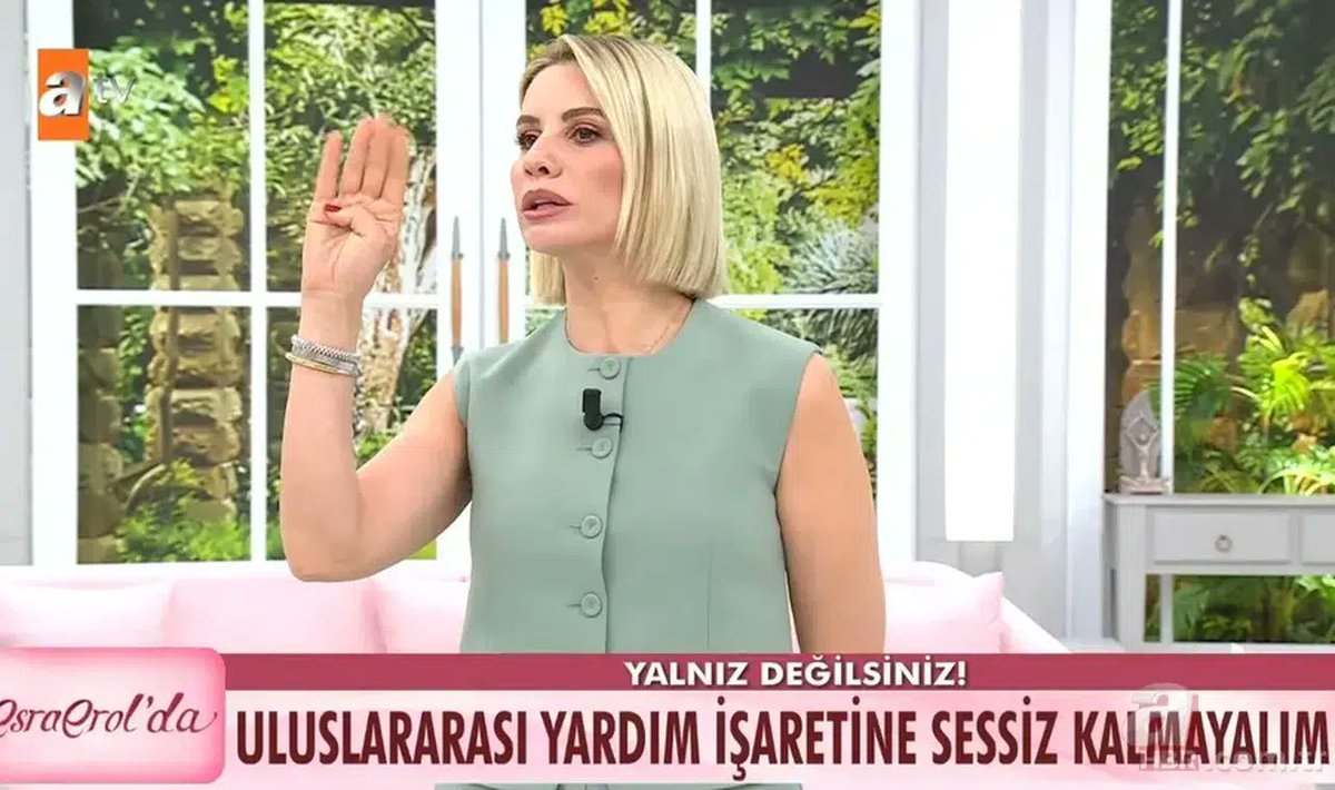yenibirliktr's tweet image. ATV’de Dikkat Çeken Anlar! Esra Erol Yardım İşaretini Uygulamalı Gösterdi

🔗 gazetebirlik.com/magazin/atvde-…

#esraerol #atv #sondakika