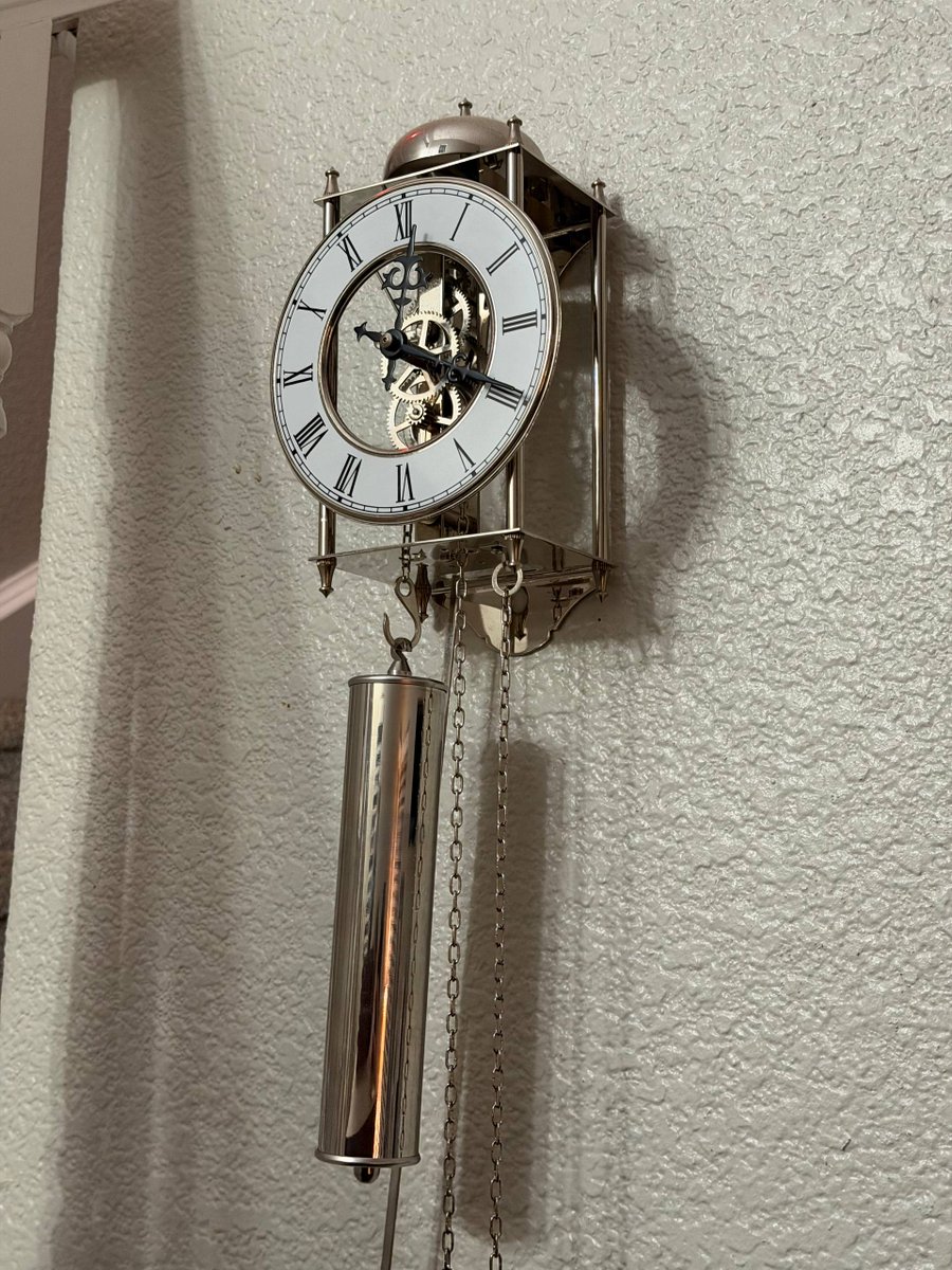 Prestonshepadog's tweet image. I love mechanical clocks.

The first Cuckoo clock was a gift to me.
It was given to my mom by grandpa.
Not only is it a priceless heirloom but its also a
"Fox and the Grapes" clock.

The second is my first purchase. A Howard Miller.

The last two clocks I bought while in Germany.