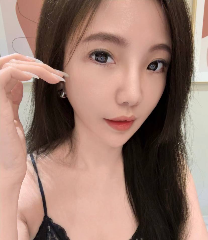 LisaJohnso96192's tweet photo. 做最好的狀態，你在床上面，我在你上面 https://t.co/IiBMGrRVMu
