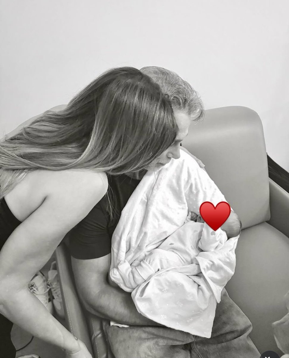 SabatiniftCoco's tweet photo. Encima Paulo que en la didascalia puso "amor de papá" me morí de amor 🫠🫠 https://t.co/fWXJhyJdVU