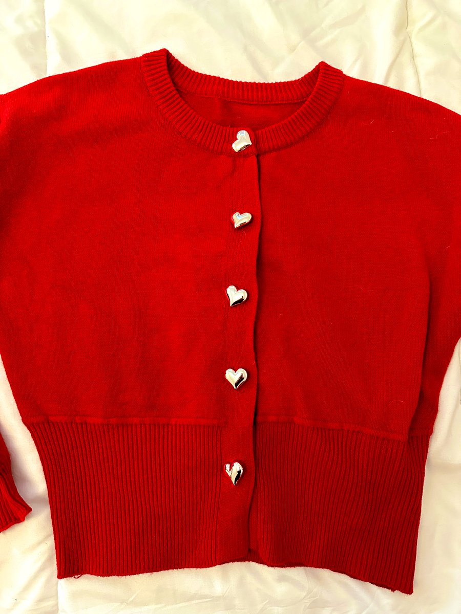 heartshapedoll's tweet photo. today is giving love hearts β€οΈ #notagoth https://t.co/Iv9i3oFzAb