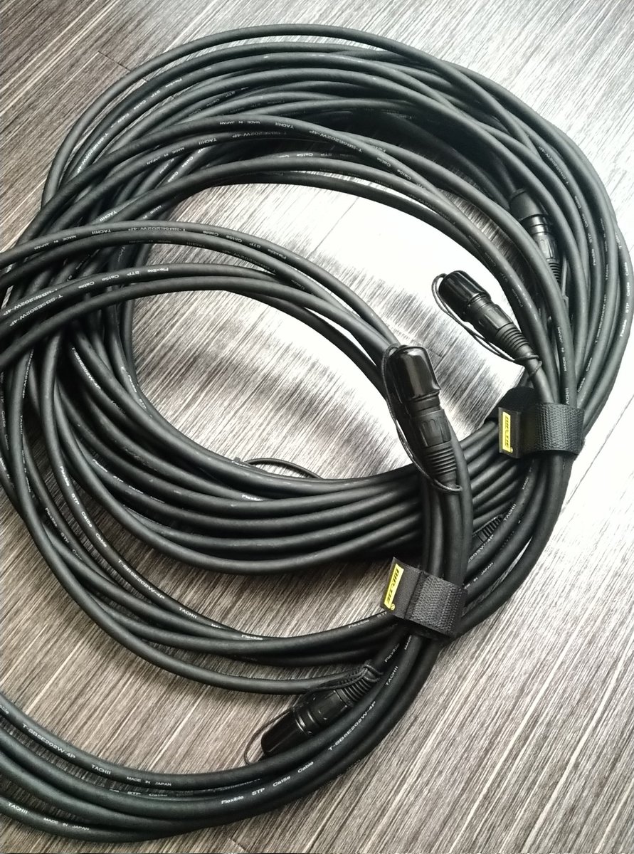 LuftonMusic's tweet photo. DANTE機器も増えてきたのでetherCONのケーブルを追加。
オリジナルキャップ付きです😆

RIP-TIEのインシュロック固定は好みではないので毎度縫っています。

#etherCON #Neutrik #TACHII #LANケーブル #RIPTIE https://t.co/wAWCR4AP8a
