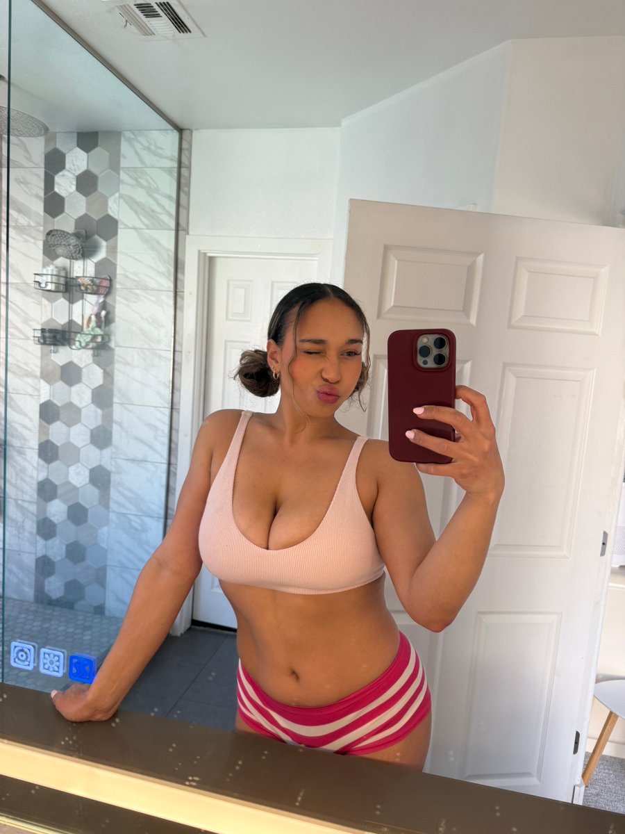 Hazel tweet media
