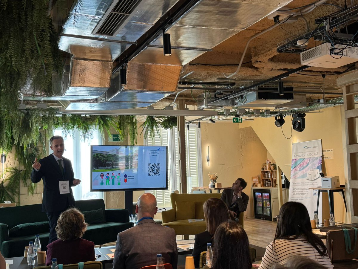 Servicio Análisis Clínicos HUSJA tweet media