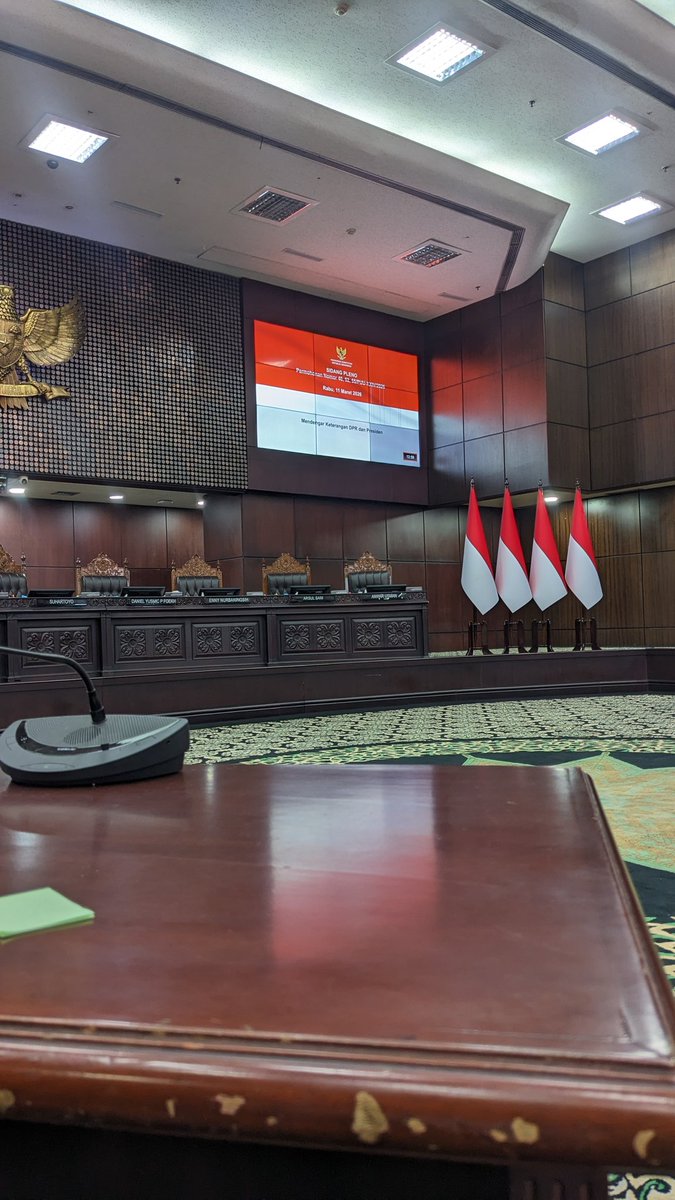 Update persidangan kemarin

Setelah menyatakan "gugatan guru honorer lemah" yg menjurus ke saya &amp; profesi saya

Rabu, 11 Maret 2026. Sesuai dgn agenda persidangan, yakni mendengar Keterangan DPR &amp; Presiden. Melalui kuasa hukumnya menyatakan,

"BELUM SIAP MEMBERIKAN KETERANGAN"