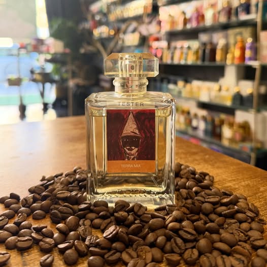 rosinaperfumery's tweet photo. Terra Mia 📷
It is a brand new “gourmande” combination of emotions and intense bouquet, which finds its ultimate expression in the tradition of a land rich in sun and in persistent raw materials.
#terramia #carthusia #rosinaperfumery #nicheperfumes https://t.co/yKsUq0I57i
