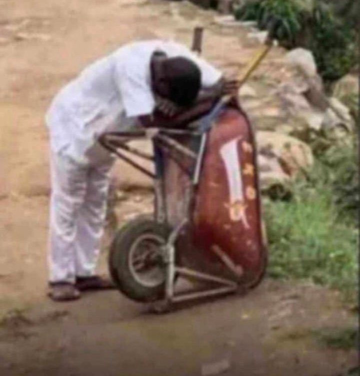 ogbaoye's tweet photo. @jon_d_doe Ahahahahah...oluwa oo https://t.co/l6M4I2u1kJ