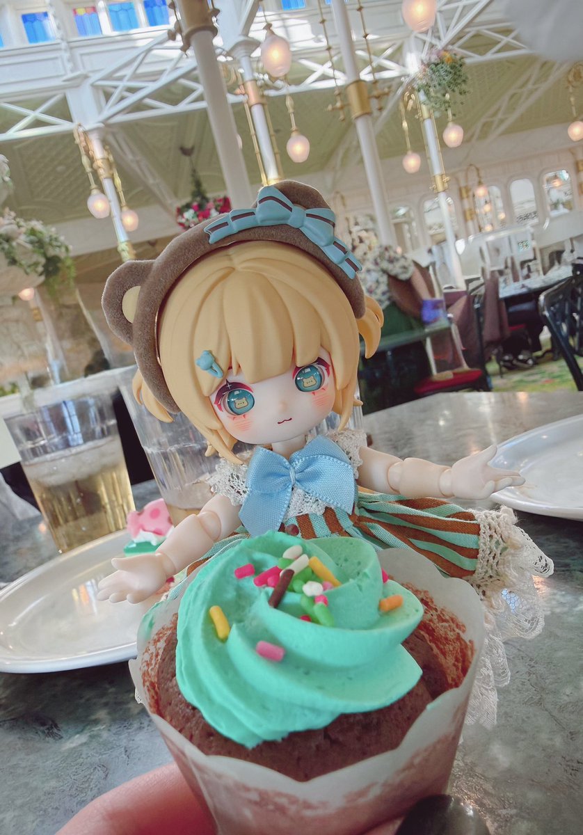 mofuko_p's tweet photo. ヴァネパルがチョコミントカラーで
蜜栗ちゃんにぴったりで
かわいかったーー(*˘︶˘*)🩵🤎

#NAGI
#ブラインドドール
#ドール撮影 https://t.co/zsIVY8fvJT