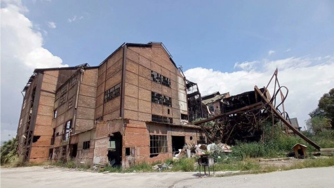 sokakkedisitv's tweet photo. 🔴Cumhurbaşkanı Erdoğan'ın kararıyla, İzmir'deki tarihi elektrik fabrikasının arazisine 20 katlı yapılaşma izni verildi.

İzmir Büyükşehir Belediyesi, alanın imara açılmasına itiraz etmişti. https://t.co/zcFcqKZOsg