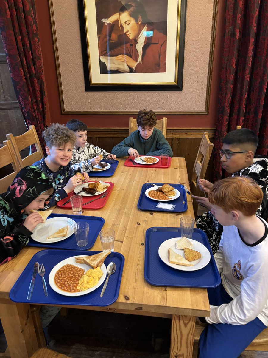CraigtonPrimary's tweet photo. Some very tired faces this morning! 🌅 https://t.co/K8ZryVI7Wd