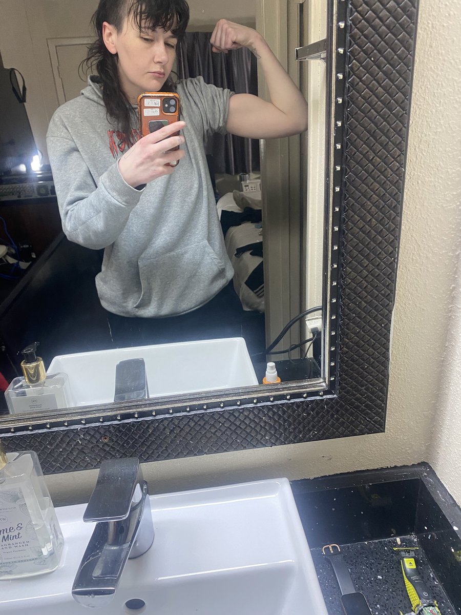 i’ll be your prison wife babe don’t worry we only ever have to hold hands we can pretend but don’t worry i would never have sex with a girl or anyone. really !