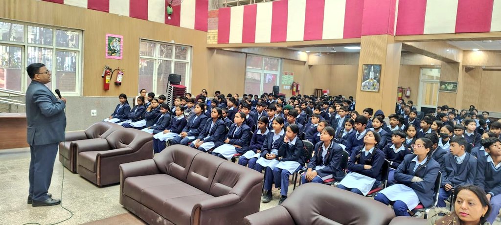 Dir_Education's tweet image. An inspiring #NEEEV Dialogue with Dr. Sandeep Goyal sharing valuable insights on entrepreneurship, branding, and the mindset required for the future.

Empowering educators to nurture innovative and future-ready learners.

#EntrepreneurialMindset #FutureReadyStudents