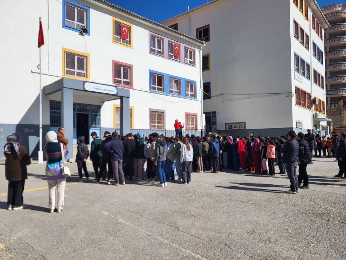19Yesilli's tweet photo. İstiklal Marşı'nın Kabulünün 105. yıl dönümünde; Millî Şairimiz Mehmet Âkif Ersoy’u ve vatanımız için mücadele eden tüm kahramanlarımızı rahmet, minnet ve saygıyla yâd ediyoruz.
@tcmeb 
@Yusuf__Tekin 
@tuncay_akkoyun 
@ali_eyyupkoca
@Yesillimem1 
@MstfaKAHRAMAN 
@SuleymnAKIN https://t.co/iatwS9lpz9