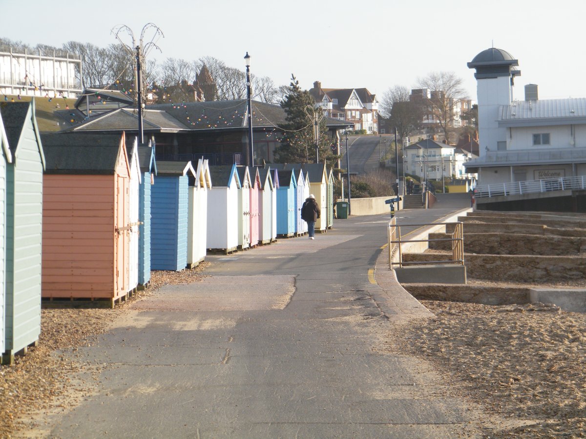 window cleaner and Artist tweet media