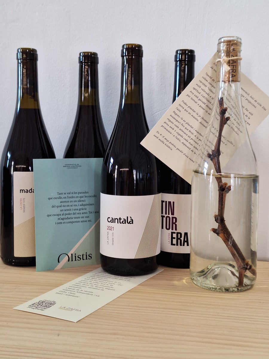 El vi és cultura, identitat i sobirania! Hem rebut aquest magnífic lot de part de #SABC i #LaZafra, en signe d’agraïment pel nostre suport en moments de canvis. Agraïdes nosaltres de poder-vos llegir, beure i plantar! 
bsky.app/profile/lazafr…
instagram.com/revistasoberan…