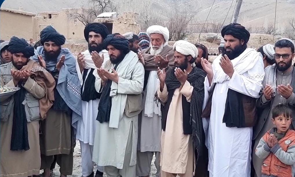 د غزني ولایت د کلیو د بیارغونې او پراختیا ریاست له لوري د دغه ولایت په خوګیاڼو ولسوالۍ کې د ۵ میلیونه او ۵۰۰ زره افغانیو په لګښت د اوبو رسولو یوې شبکې د جوړولو چارې پیل شوې.

د دغې پروژې په بشپړېدو سره به ۲۲۰ کورنۍ د څښاک له پاکو اوبو برخمنې شي.