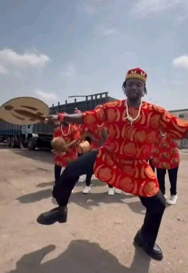 GOOD MORNING MUTUALS 

GOOD MORNING NONE MUTUALS 

GOOD MORNING EVERYONE 

SPECIAL GOOD MORNING TO CHELSEA FANS 💙 😅😅