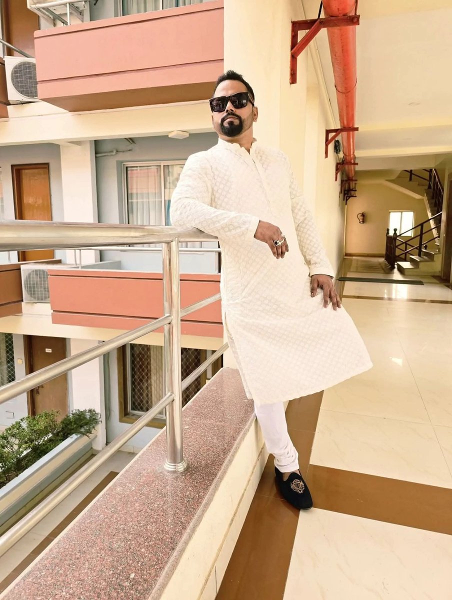 SomnathKarActor's tweet photo. "Say something positive, and you’ll see something positive." 👌🏻♥️✨️♥️👌🏻
#somnath #somnathkar #reelsviralシ #trending #mood #love #goodvibes #somnathkaractor #actorlife #followers  #holiday #viralreels #bluelily #viral #threadceremony #Odisha #reelsfb https://t.co/9BaCno0p96