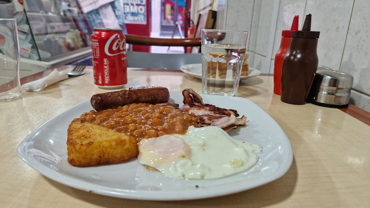 VinnieSull1van's tweet image. A fine way to start the day. #Waterloo