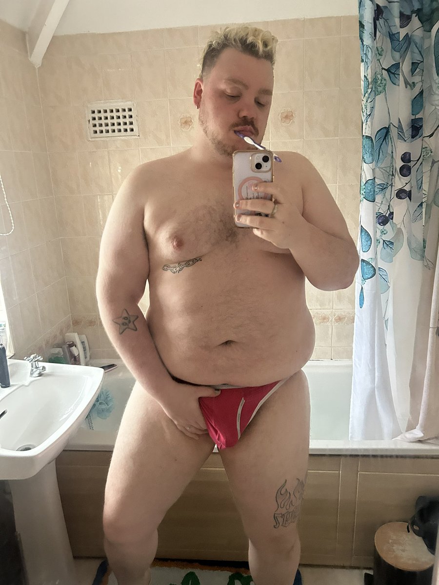 AltAltstar5's tweet photo. You suck my cock 🤝 I clean my teeth https://t.co/Ok0J6VBbim