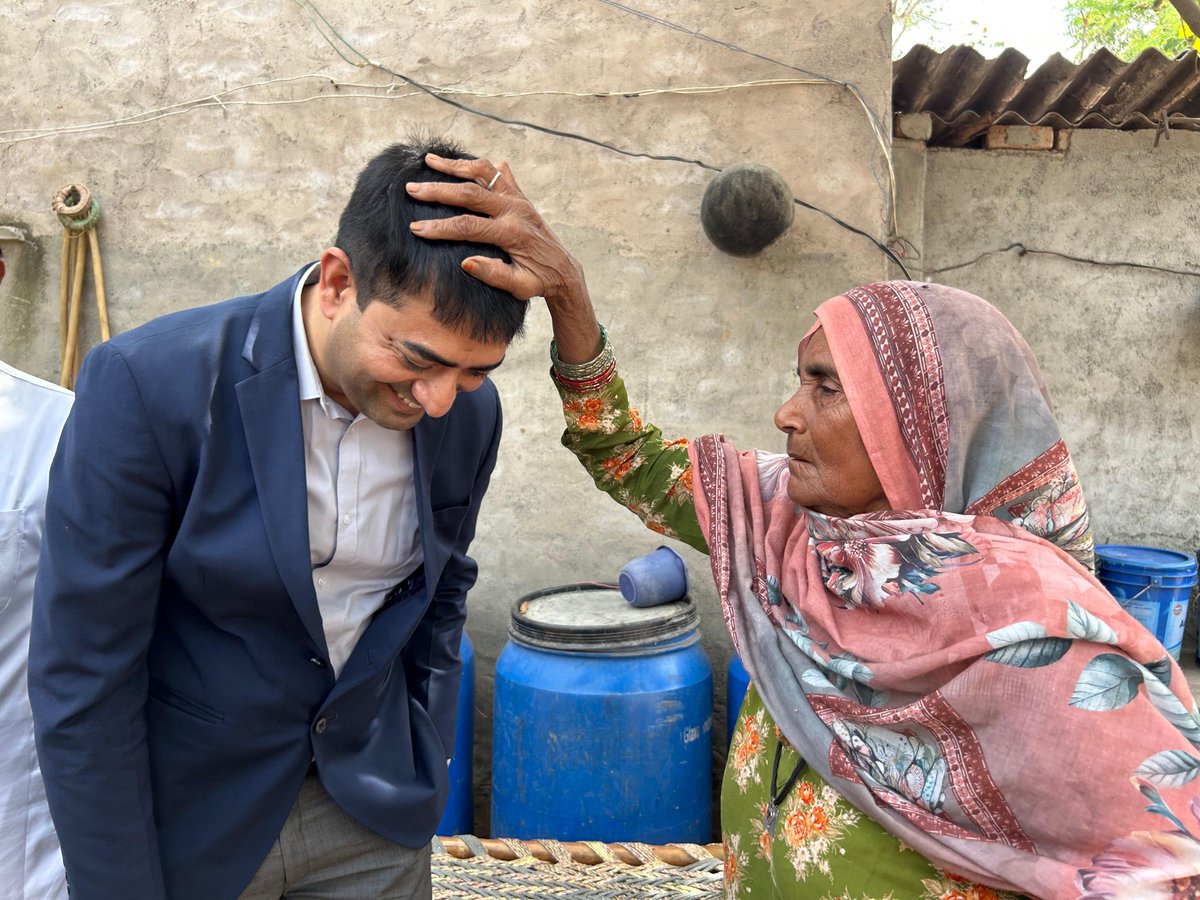 Aasif Mujtaba tweet media