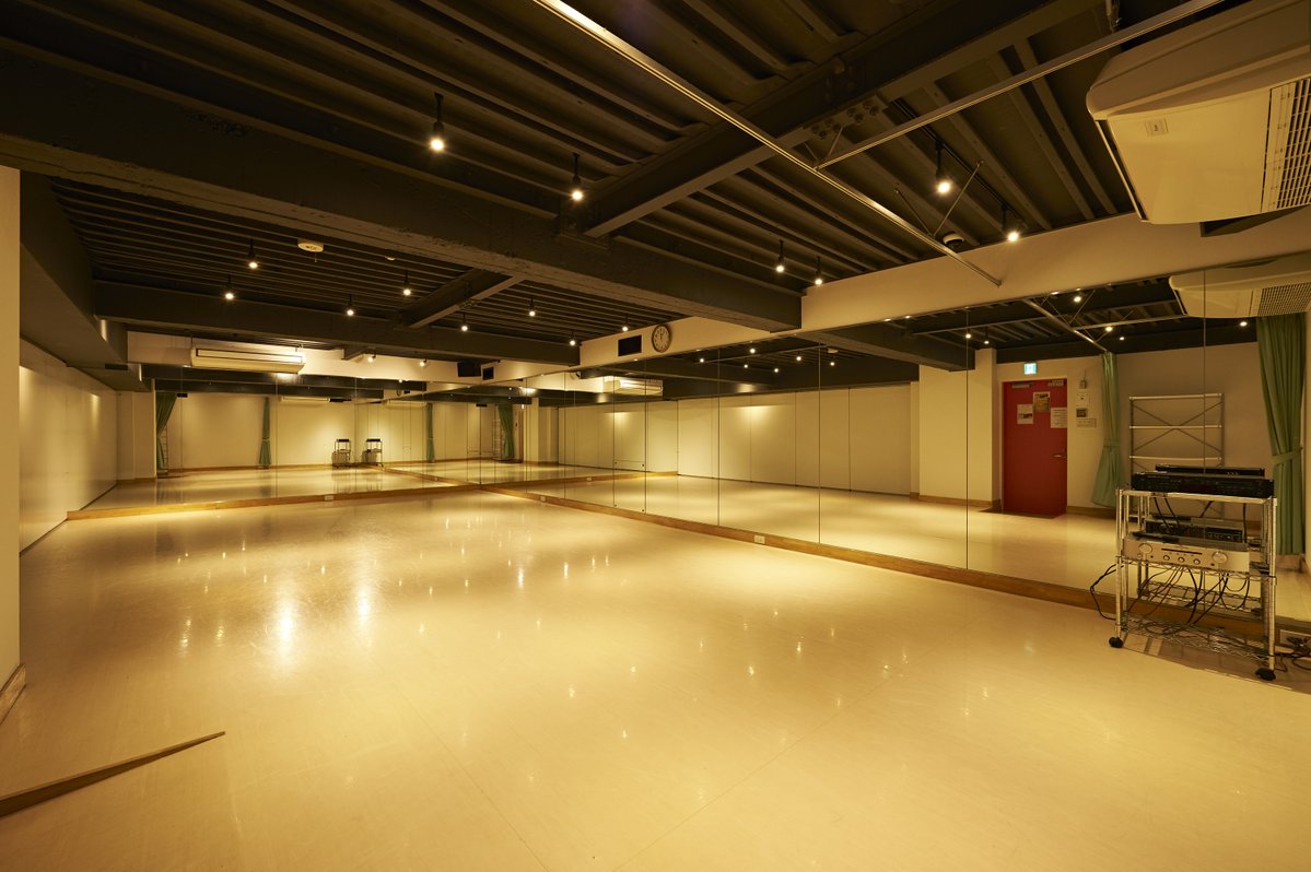 週末の予定は決まりましたか？🎶
ダンス・ヨガ・撮影・仲間との練習に。
 今ならまだ予約OKです！
▼ご予約はこちら
 mystudio.resv.jp/reserve/calend…

#新宿マイスタジオ
 #レンタルスタジオ
 #週末練習