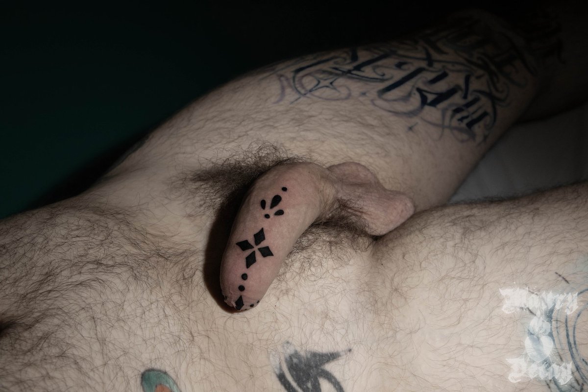 Maury Decay (THE dick tattoo specialist) 🇬🇧 tweet media
