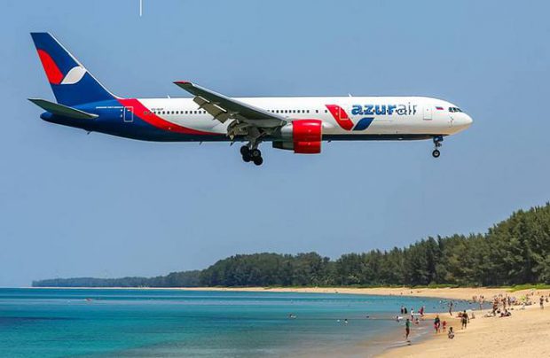 Gate7aviation's tweet photo. Russie : Azur Air menacée de restrictions pour retards répétés
La compagnie charter russe #AzurAir pourrait voir sa licence d’exploitation restreinte en raison d’un taux élevé de retards, liés notamment à des problèmes techniques sur ses avions.
Au cours des deux premiers mois de l’année, les retards ont largement dépassé les seuils fixés par la réglementation russe :
☑️Janvier : 164 vols retardés de plus de 2 heures (31 % du programme).
☑️Février : 123 vols concernés (26,7 %), dont 90 avec plus de 4 heures de retard.
En février, seulement 33 % des vols ont été opérés à l’heure. #aviation #Russie