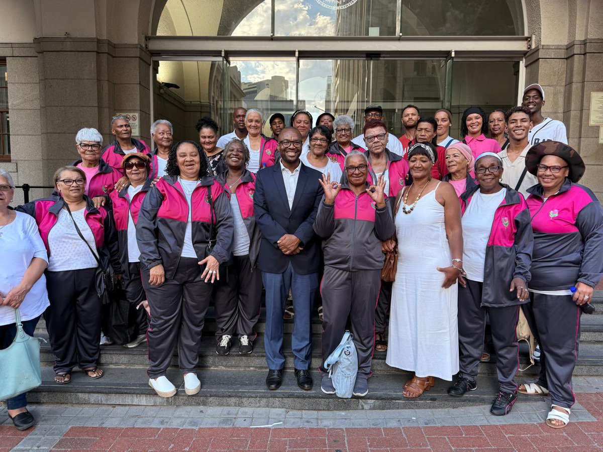 ricardomackenzi's tweet photo. Hosting residents from Mitchell’s Plain at the WC Provincial Parliament

@deidrebaartman Western Cape Minister of Finance, will table 2026/27 Budget in @WCProvParl with National Minister Enoch Godongwana present

House sitting ➡️https://t.co/0YTZJiGoJc #ParlProg https://t.co/ZeLs22V9h1