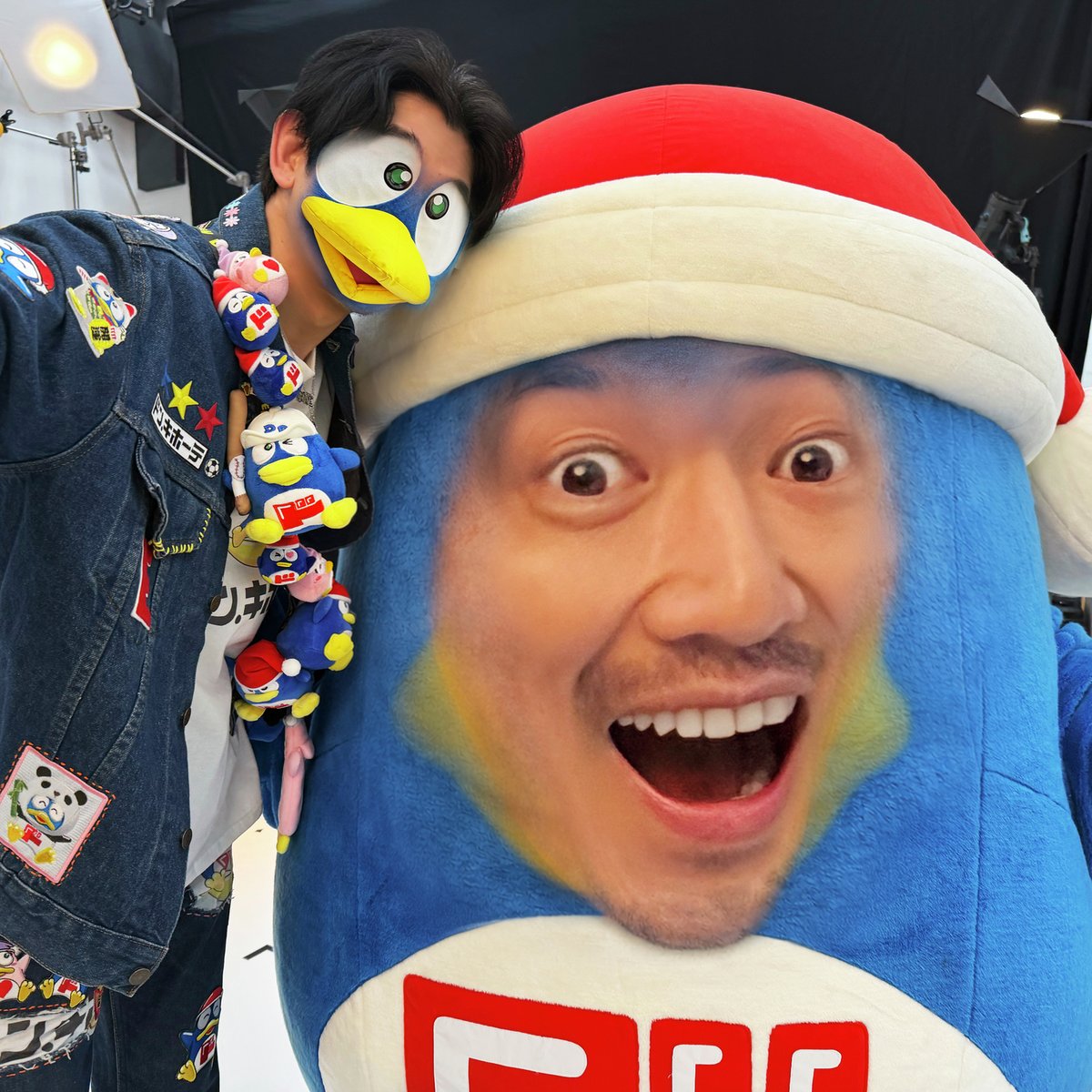 donki_donki's tweet photo. 新CM、明日公開するよ〜🐧
撮影合間に瑛太さんと遊んだよ〜🐧 https://t.co/HzTWFqPFJq