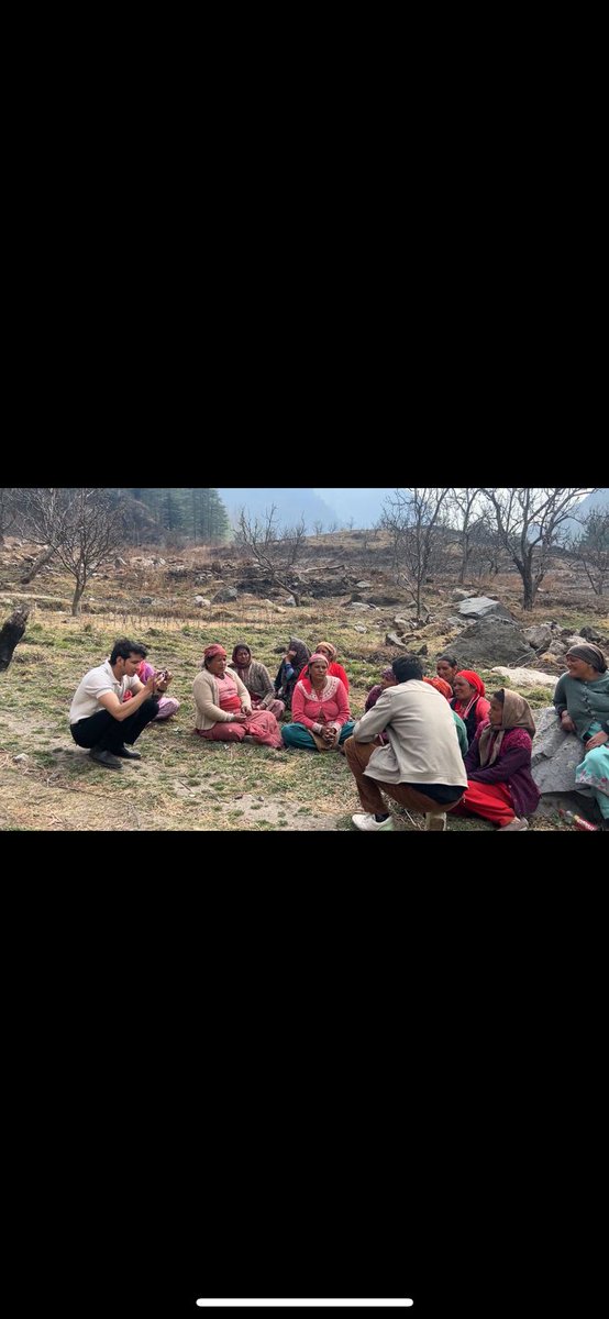 radioibextarana's tweet image. A memorable visit to Village Jhala by Radio IBEX Tarana 88.4 FM.
Interactions with local women and Pradhan Abhishek ji while capturing stories on the upcoming Apple Processing Plant. 

@suryacommand 
@UBArea_IA 

#newpost #tweet #radioibextaranaharsil #uttrakhand #jhalavillage