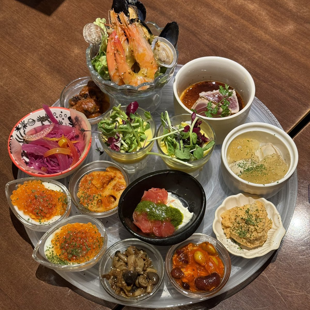 akidamore's tweet image. 3/2はバッボとNAVEさんへ…🍽このところ毎回コースだったけど久々にアラカルトでお願いしようかな♪と😋前菜&amp;amp;カルパッチョ盛り合わせで既にテンションマックス、マグロの生ハムで昇天🌟魚介のプッタネスカ風も美味でございました🥰 #イタリアン #和歌山イタリアン #nave #関西グルメ #魚介