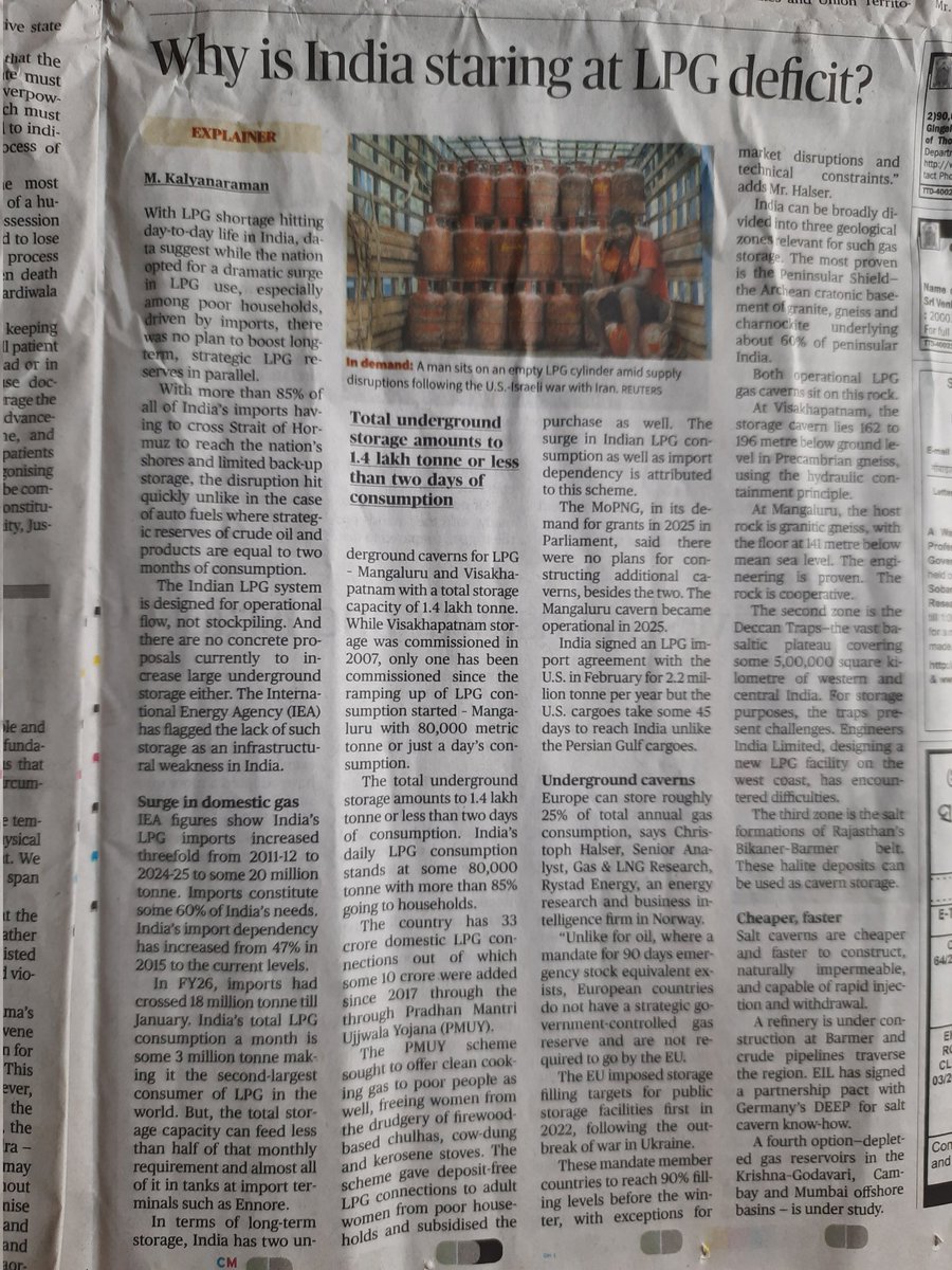 achandra16's tweet photo. देश में LPG की किल्लत की सबसे बड़ी वजह युद्ध नहीं है। कारण है हमारी तैयारी। हमने गैस स्टोर करने  का सिस्टम ही नहीं तैयार किया है। बस, दो दिन से भी कम खपत लायक स्टोरेज क्षमता है। ऐसे ही विश्व गुरु बनना है.... #LpgGasCrisisIndia #LPG https://t.co/ZFukPKndMw