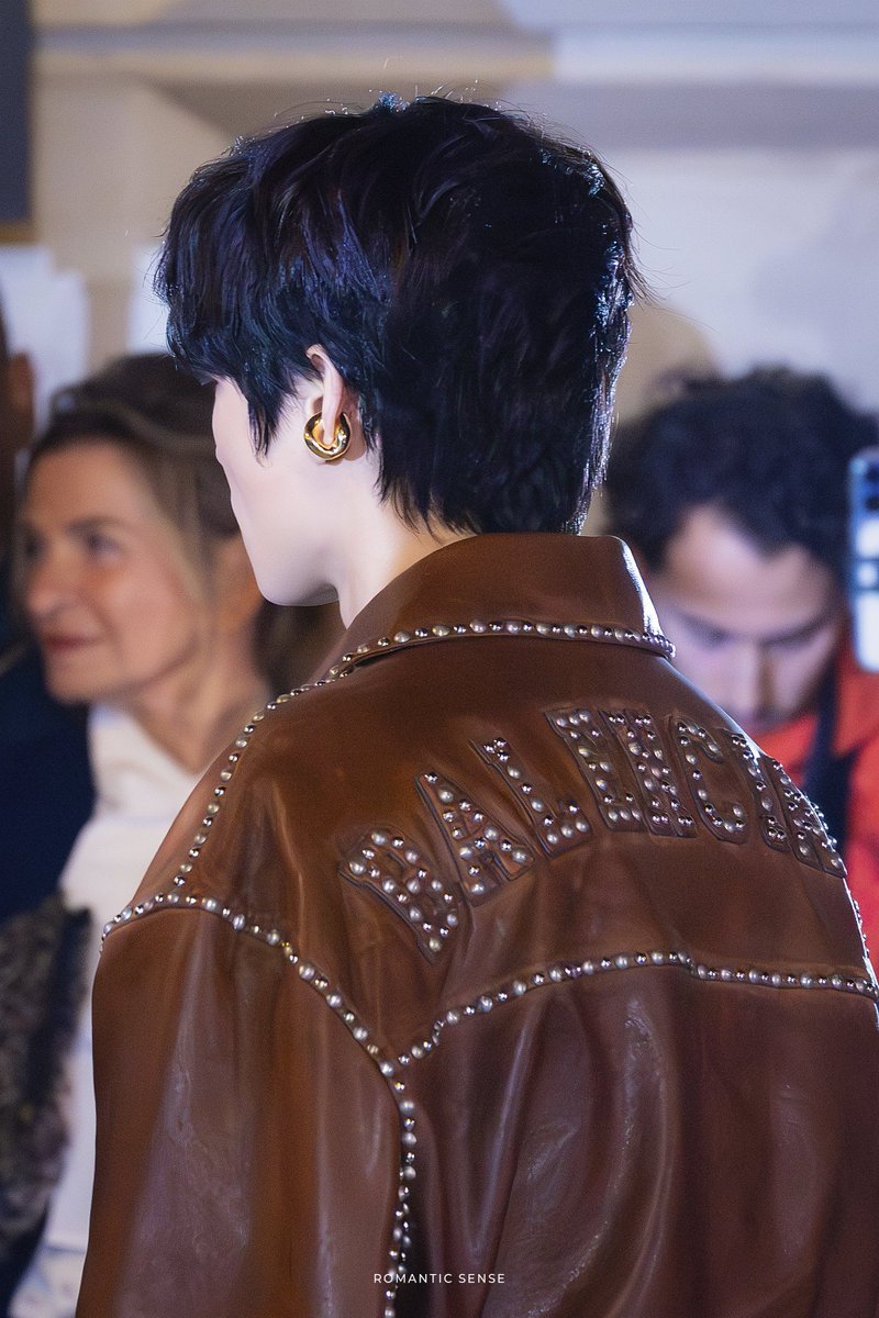 ʀᴏᴍᴀɴᴛɪᴄ ꜱᴇɴꜱᴇ tweet media