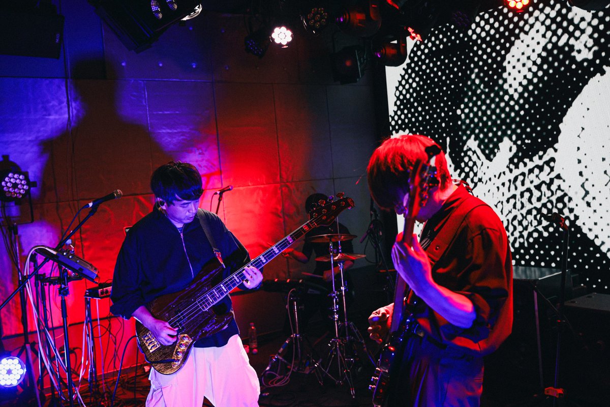 CONTRASTZ_official tweet media