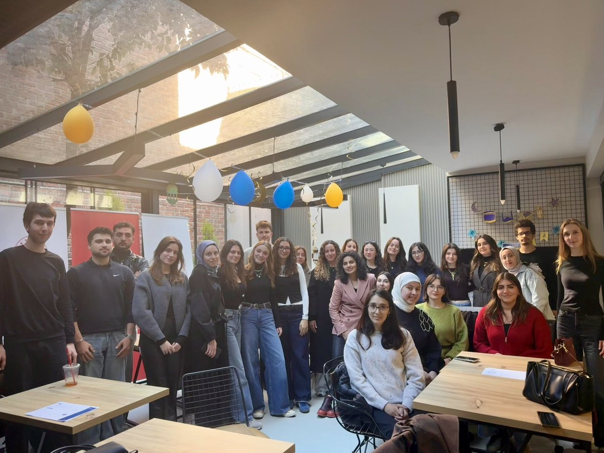 ISPETurkeyTeam's tweet photo. 🚀ISPE BOOST: FUTURE serimizin ilk adımı olan “Vaka Çalışması: Çözüm Odaklılık” etkinliğimizi Menarini Stemline Medikal Lideri Esra Küçük’ün değerli katkılarıyla gerçekleştirdik. Kendisine bilgi ve deneyimlerini bizlerle paylaştığı için çok teşekkür ederiz. https://t.co/EjUsmhTzyR