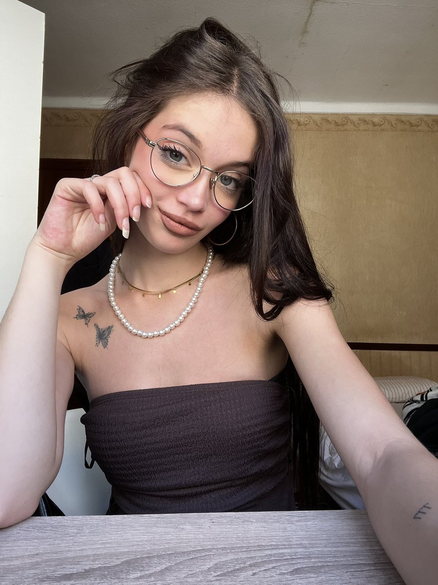 jú (desquiciada) tweet media