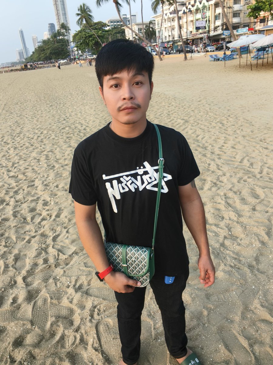 MosMos91730217's tweet photo. ชีวิตก็เหมือน 🖕ล้มได้ก็ลุกได้เหมือนกัน #นครปฐม https://t.co/lNlOptLtym