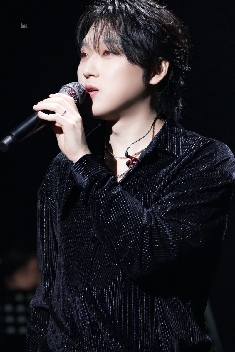 Bᴇᴀᴜᴛʏ_ᴰᴹ tweet media